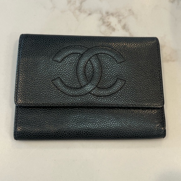 CHANEL CC Logo Trifold Wallet Purse Caviar Skin Leather Black - Picture 1 of 7